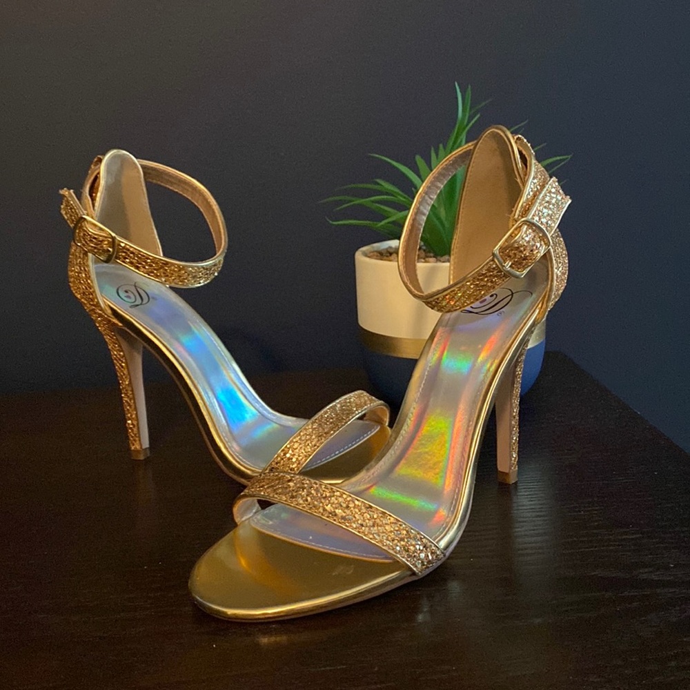 Beautiful gold 3 inch heels